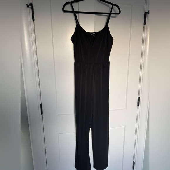 Express V wired neck jumpsuit wide leg smocked back black - Picture 1 of 8